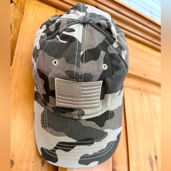 Patriotic Camouflage Flag Baseball Cap - Picture 1 of 8